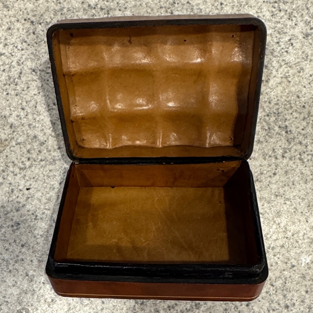 Brown Leather trincket Box with Gold Accents - Picture 2 of 9